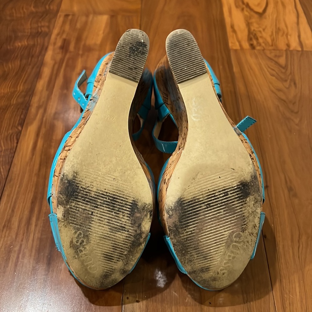 GUESS Platforms - Picture 6 of 10